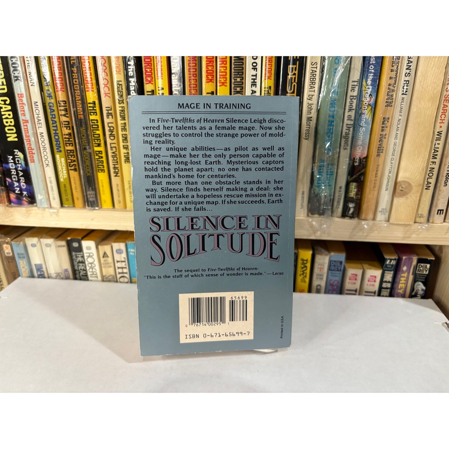 Silence In Solitude - Melissa Scott - Baen Books - Paperback
