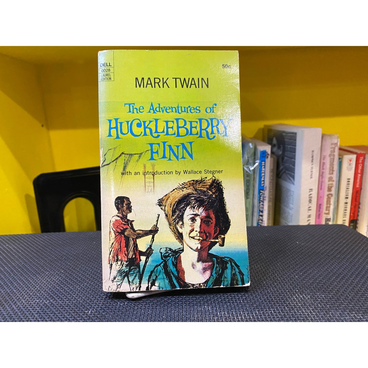 The Adventures of Huckleberry Finn - Mark Twain - Dell Edition