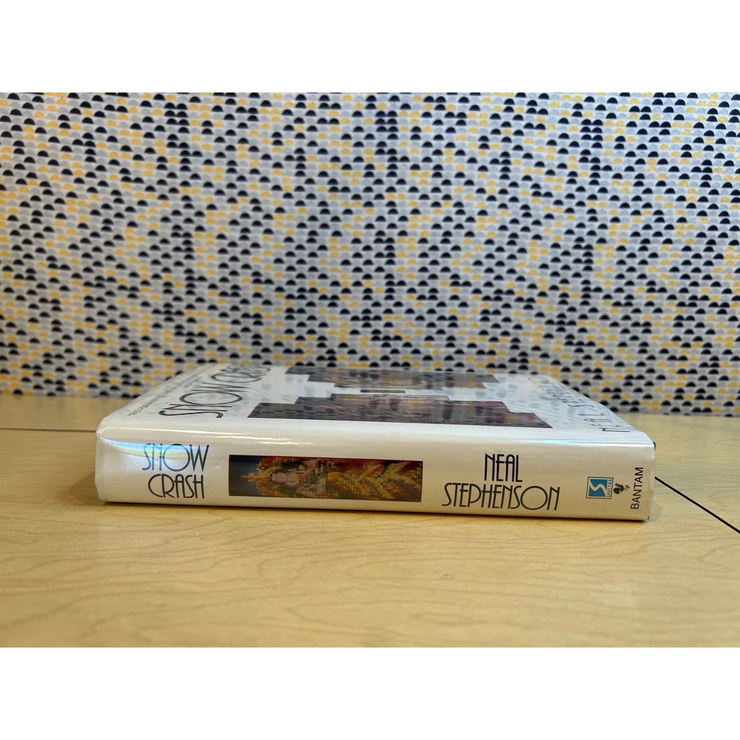 Snow Crash - Neal Stephenson - Vintage Hardcover Book - 1992 Book Club Edition - Bantam Spectra