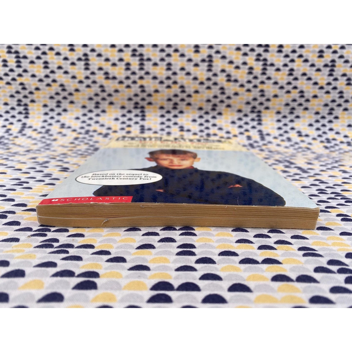 Home Alone 2 - A.L. Singer - Movie Tie In - Vintage Paperback Book - Point Scholastic Edition