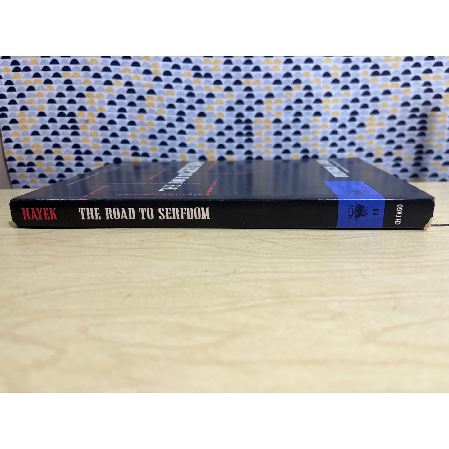 The Road to Serfdom - Friedrich A. Hayek - Phoenix Books - Paperback