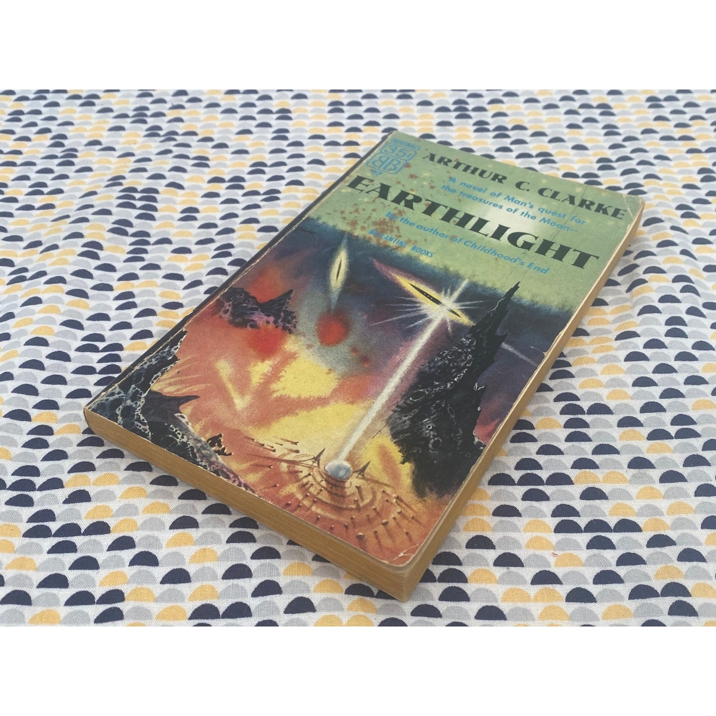Earthlight - Arthur C. Clarke - Vintage Paperback Book - Ballantine Edition