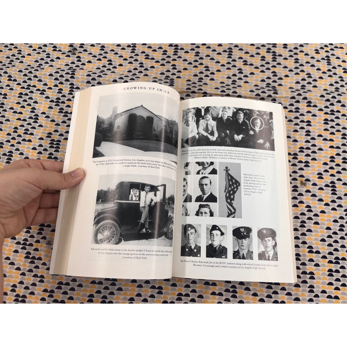 Locked in the Arms of a Crazy Life, Charles Bukowski - Howard Sounes - Grove Press - Paperback