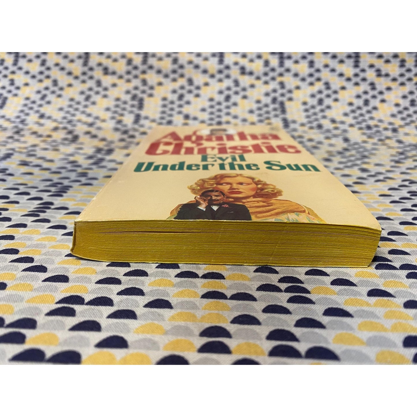 Evil Under the Sun - Agatha Christie - Hecule Poirot Mystery - Vintage Paperback Book