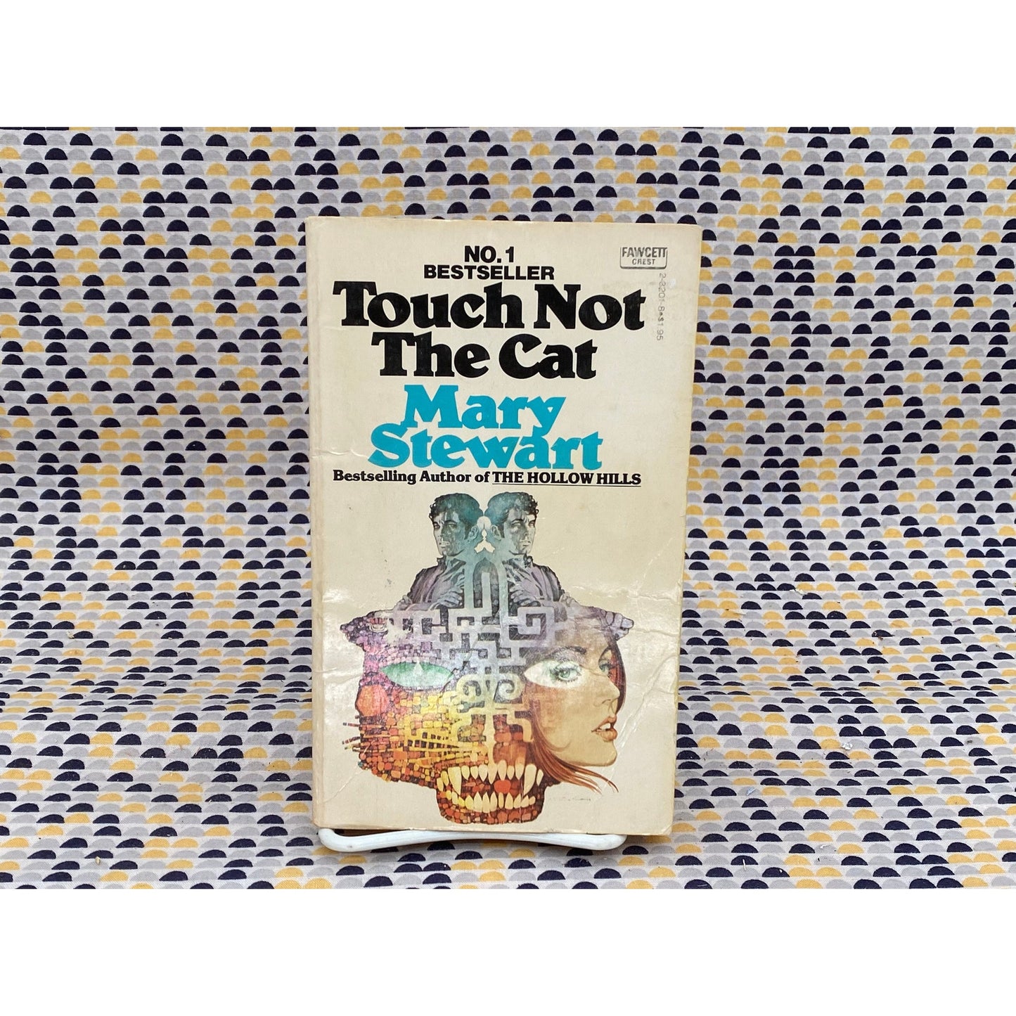 Touch Not The Cat - Mary Stewart - Paperback - Fawcett Publications Edition