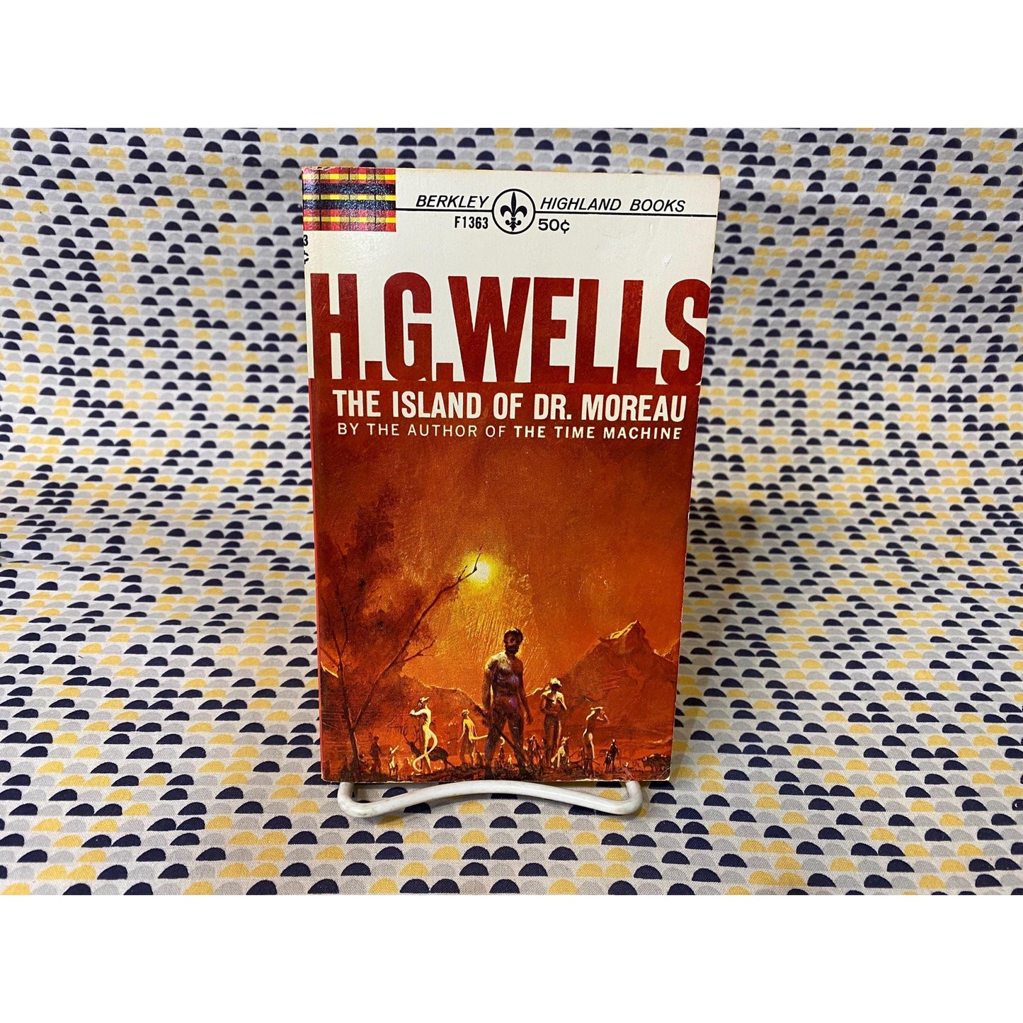 The Island of Dr. Moreau - H.G. Wells - Vintage Paperback Book - Berkley Highland Edition
