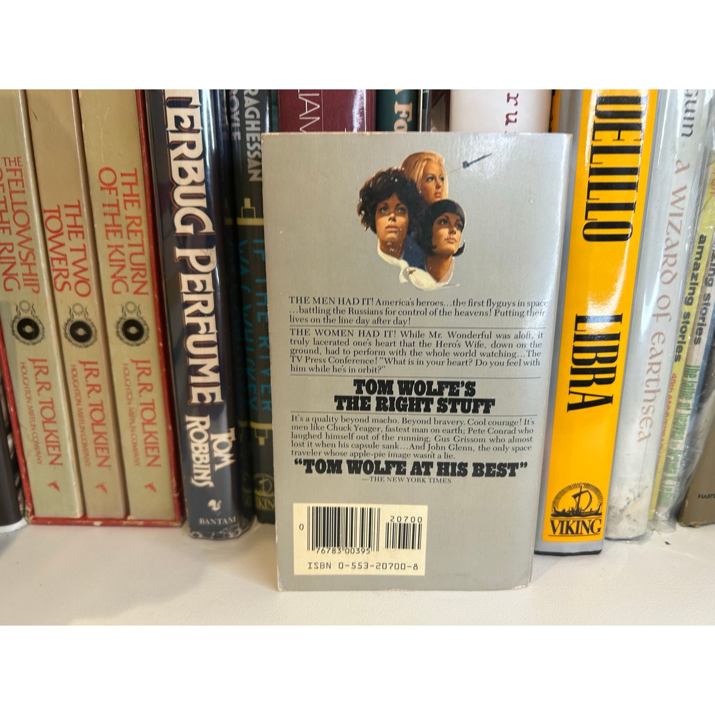 The Right Stuff - Tom Wolfe - Vintage Paperback Book - Bantam Books