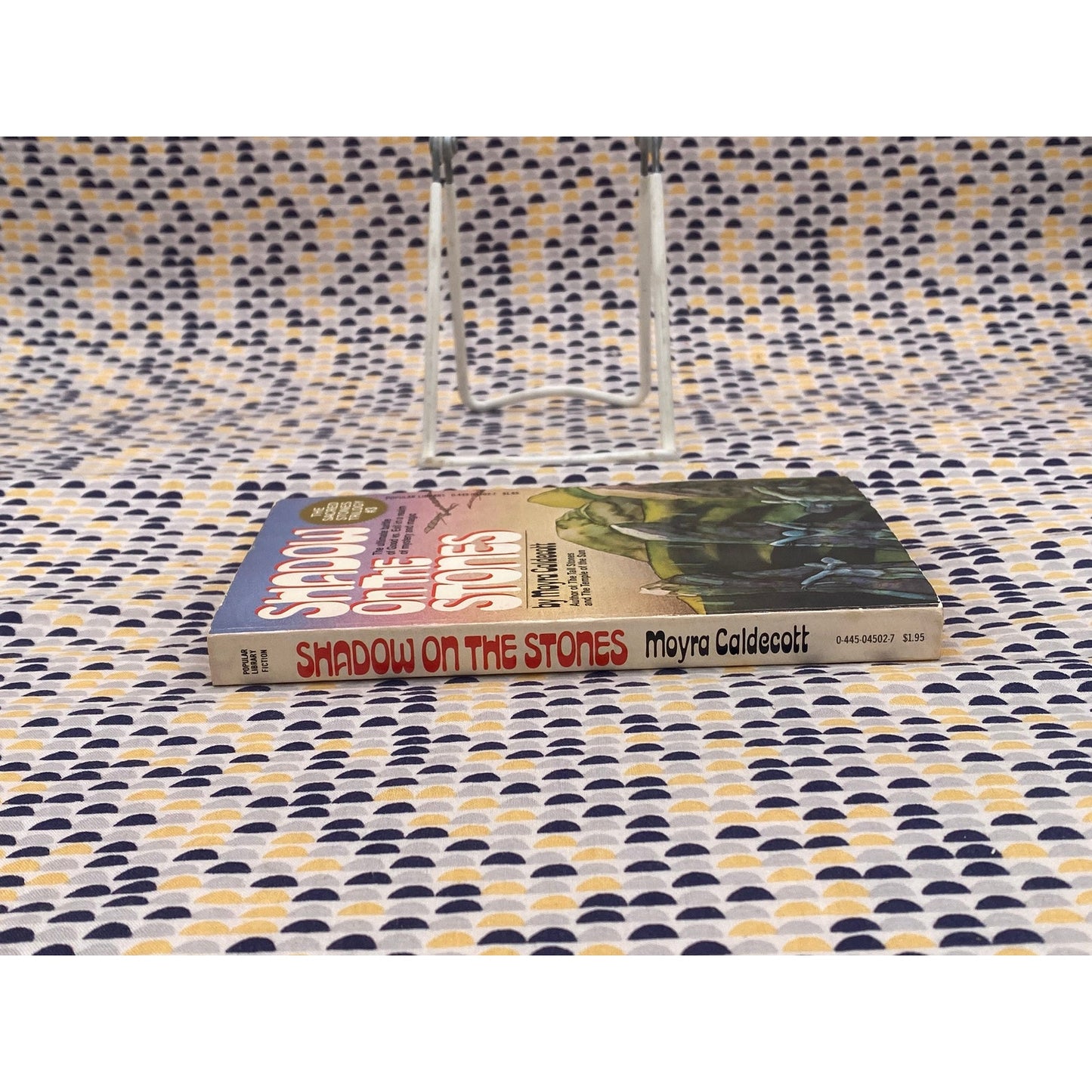 Shadow Of The Stones - Moyra Caldecott - Popular Library Edition