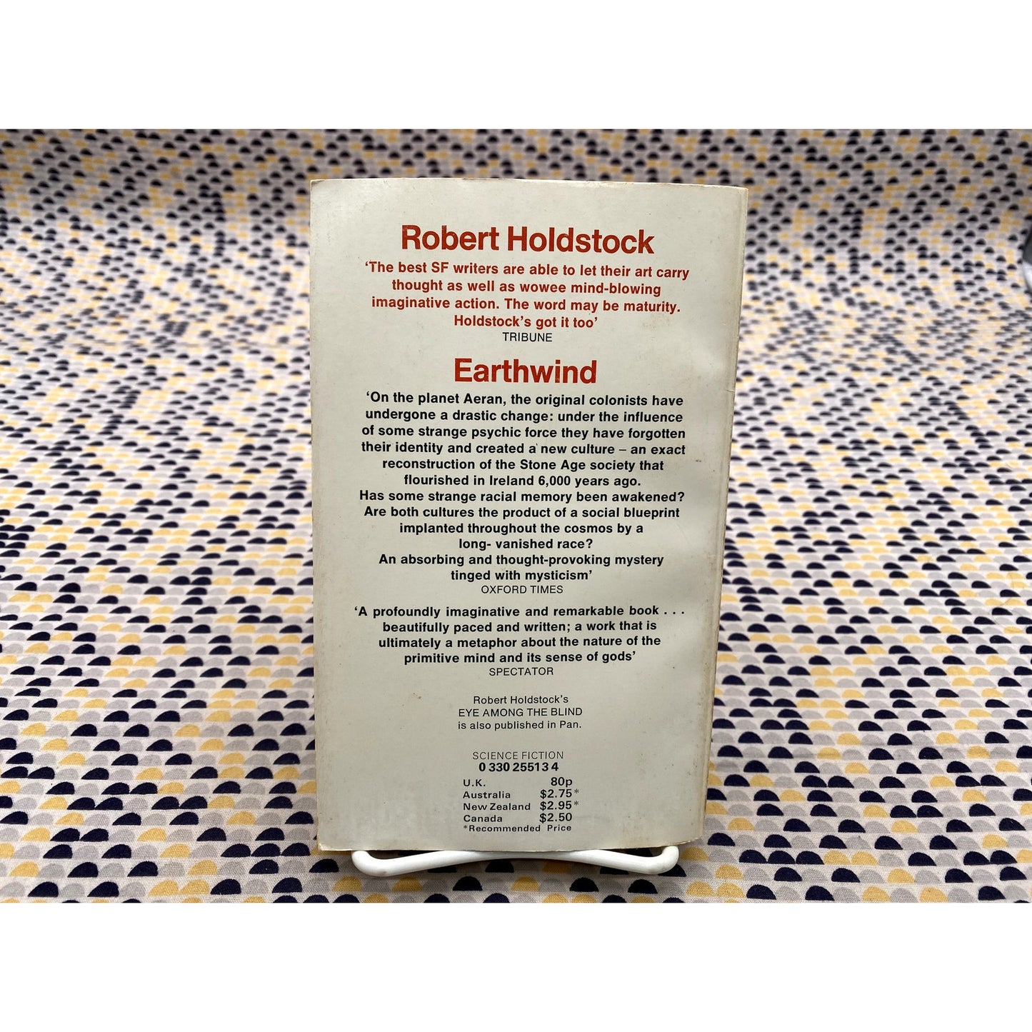 Earthwind - Robert Holdstock - Pan - Paperback