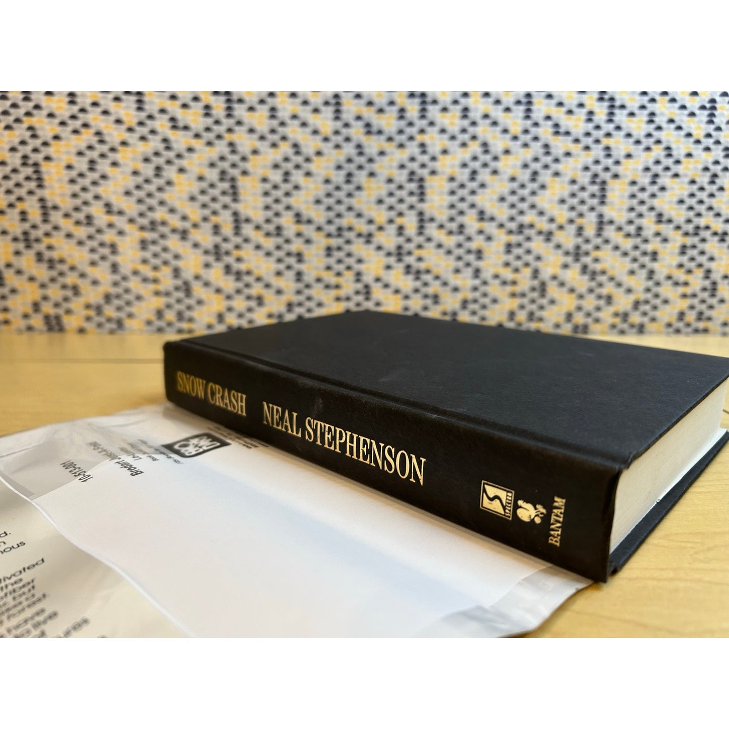 Snow Crash - Neal Stephenson - Vintage Hardcover Book - 1992 Book Club Edition - Bantam Spectra