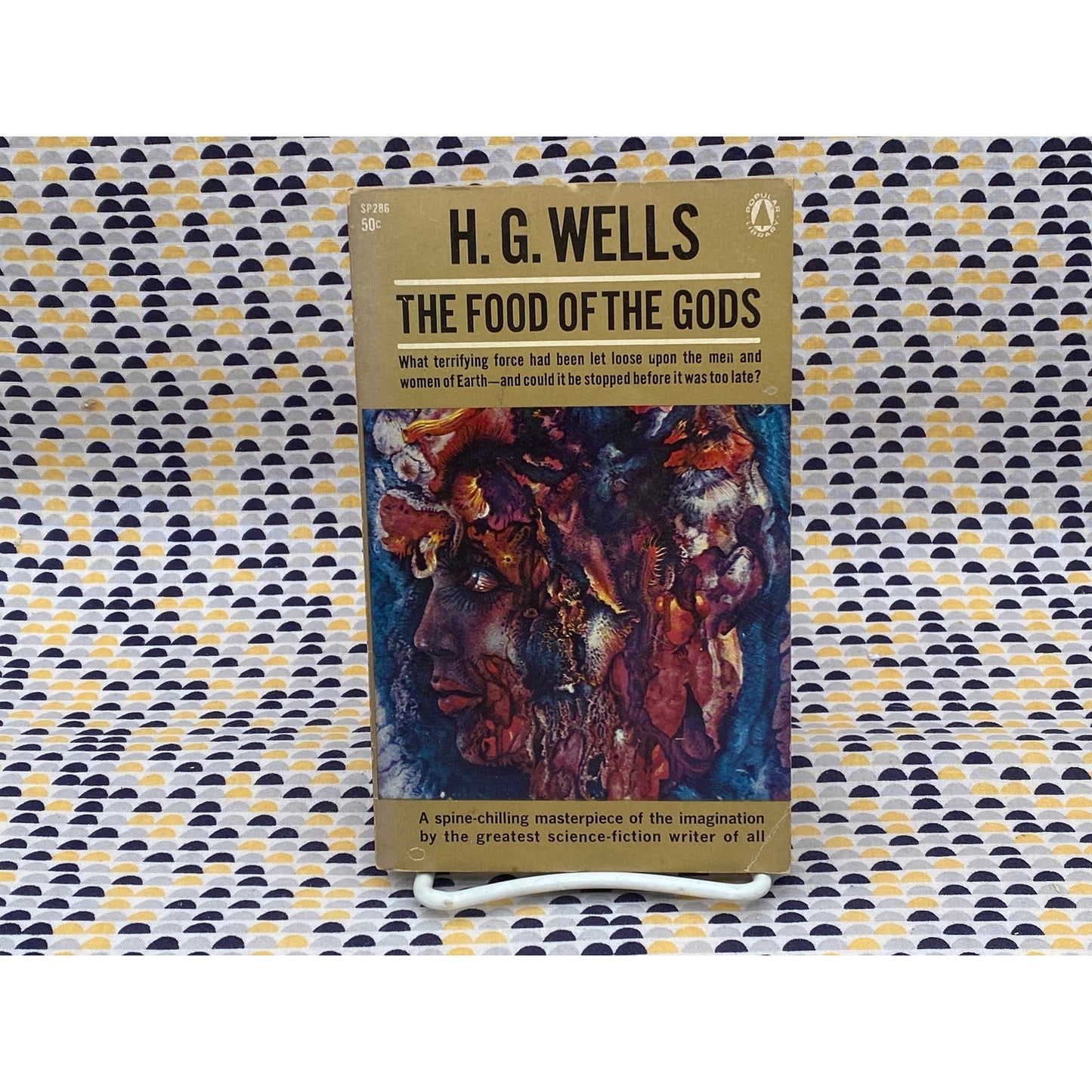 The Food of the Gods - H.G. Wells - Vintage Paperback - Popular Library Edition