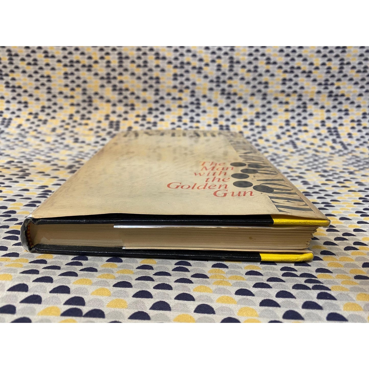 The Man With The Golden Gun - Ian Fleming - James Bond - Hardcover - NAL Club Ed