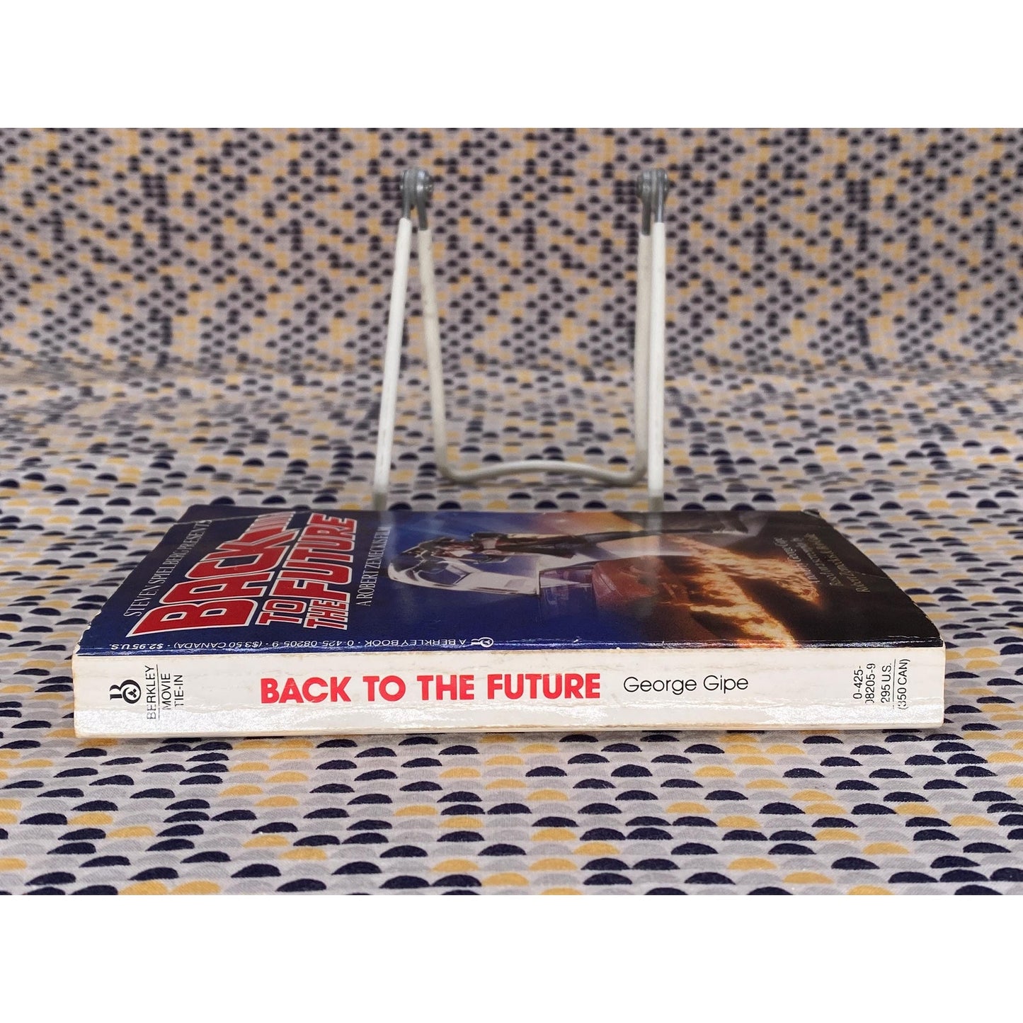 Back to the Future - Berkley Movie Tie In - George Gipe - Robert Zemeckis - Vintage Paperback Book