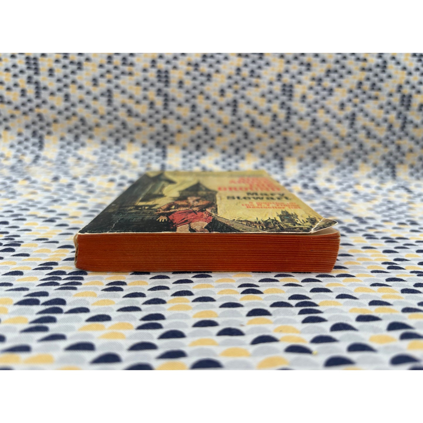 Airs Above The Ground - Mary Stewart - Fawcett - Paperback