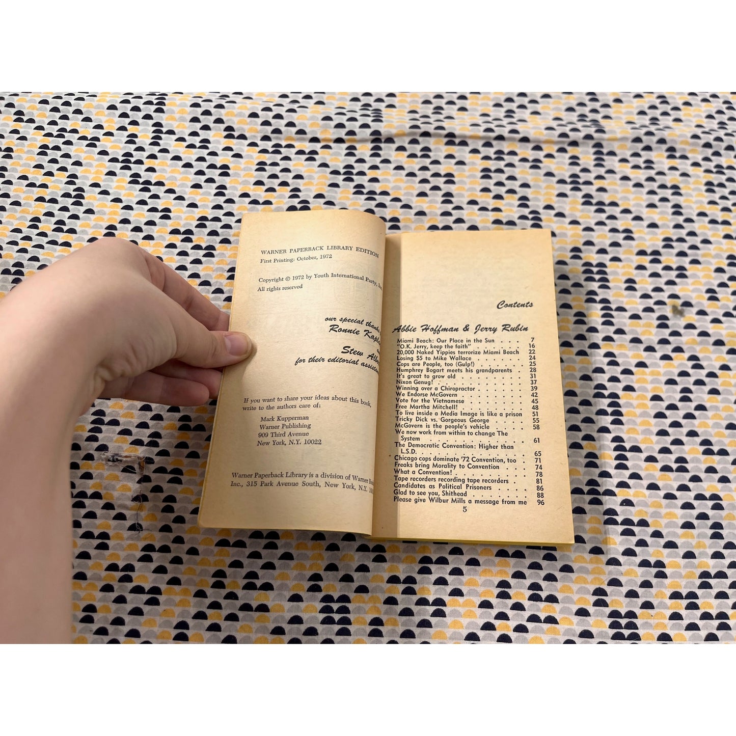 Vote! - Abbie Hoffman, Jerry Rubin & Ed Sanders - Warner Paperback Library - Paperback