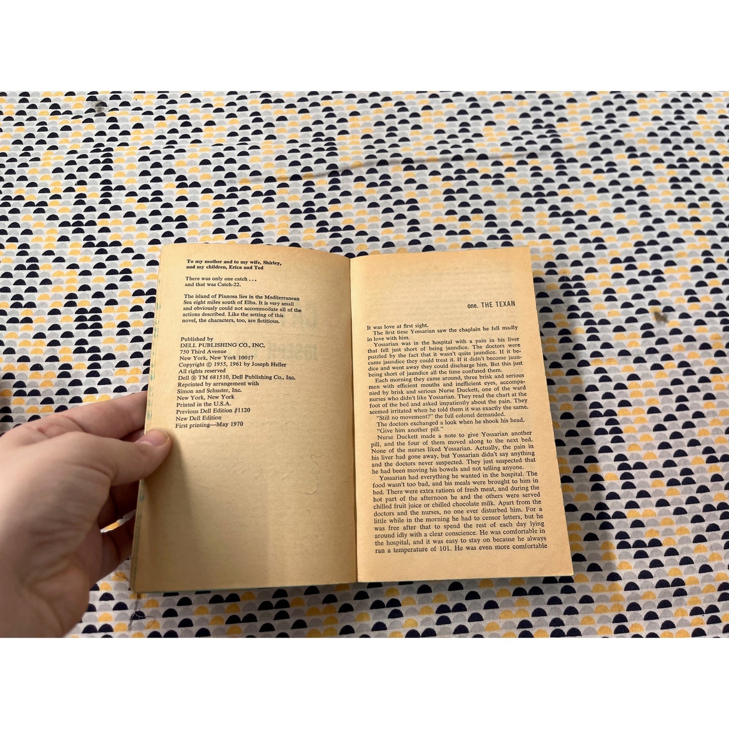 Catch 22 - Joseph Heller - Vintage Paperback - Dell Edition