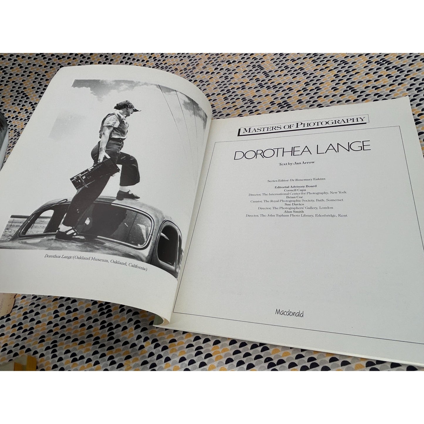 Masters Of Photography: Dorothea Lange - Jan Arrow, text- Macdonald & Co Edition