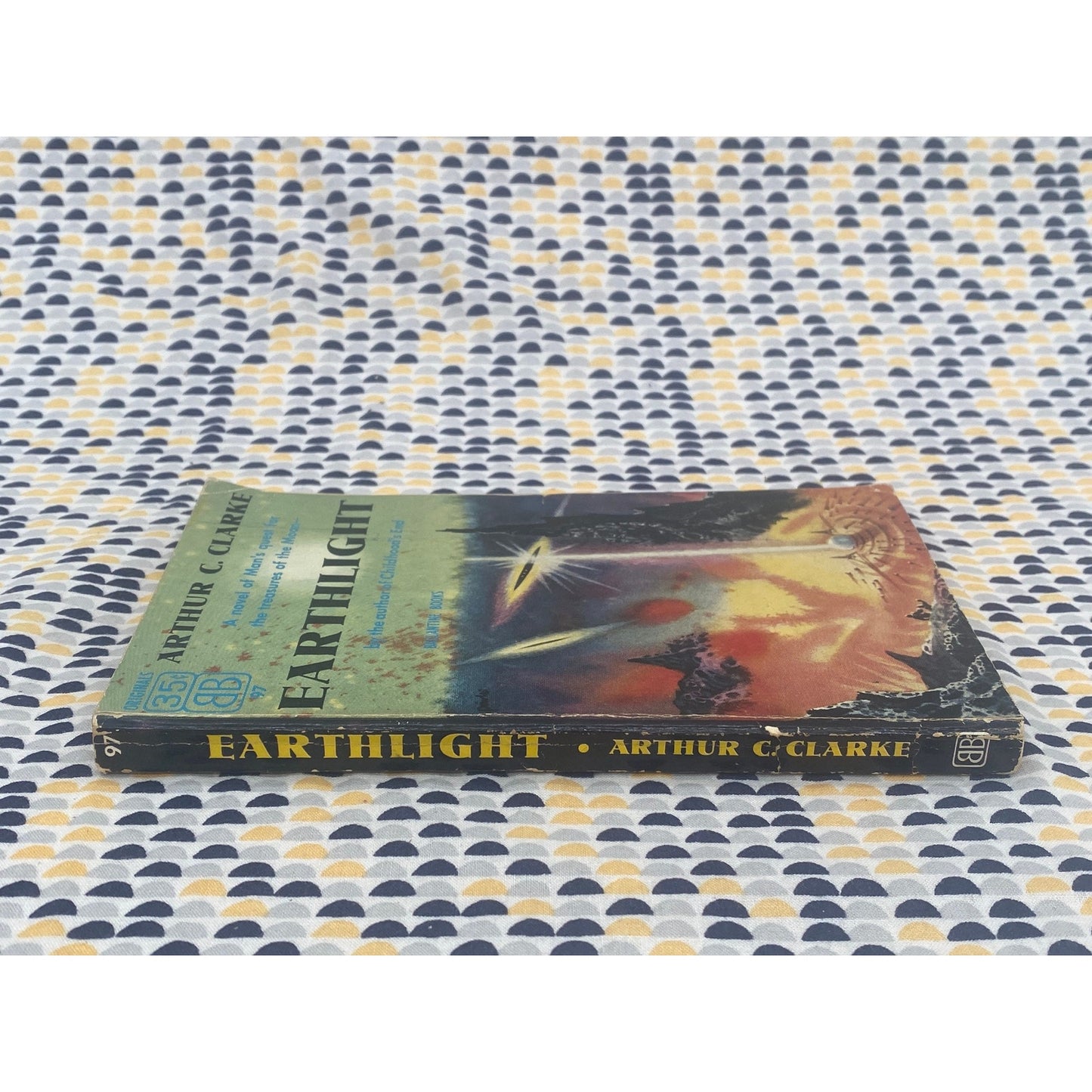 Earthlight - Arthur C. Clarke - Vintage Paperback Book - Ballantine Edition
