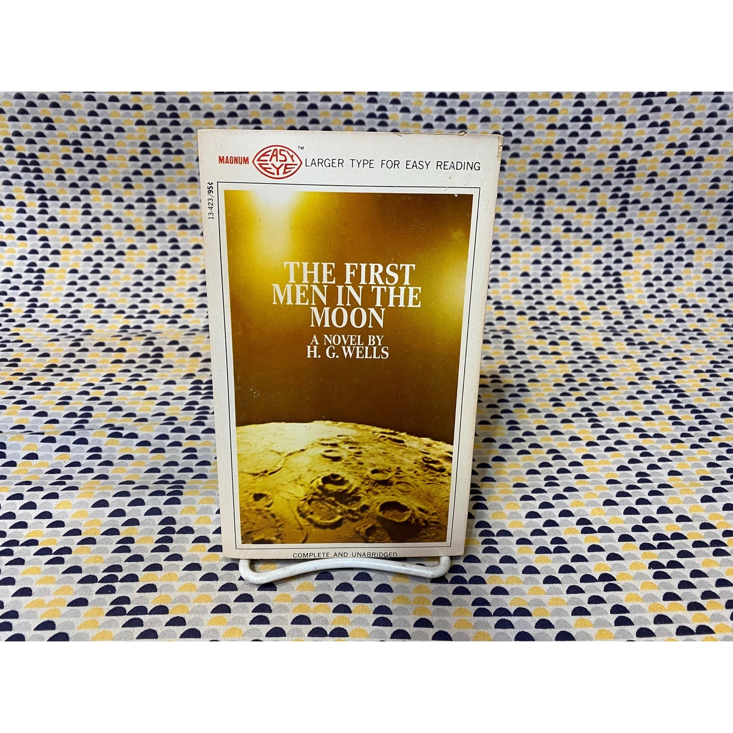 The First Men in the Moon - H.G. Wells - Vintage Paperback Book - Magnum Edition