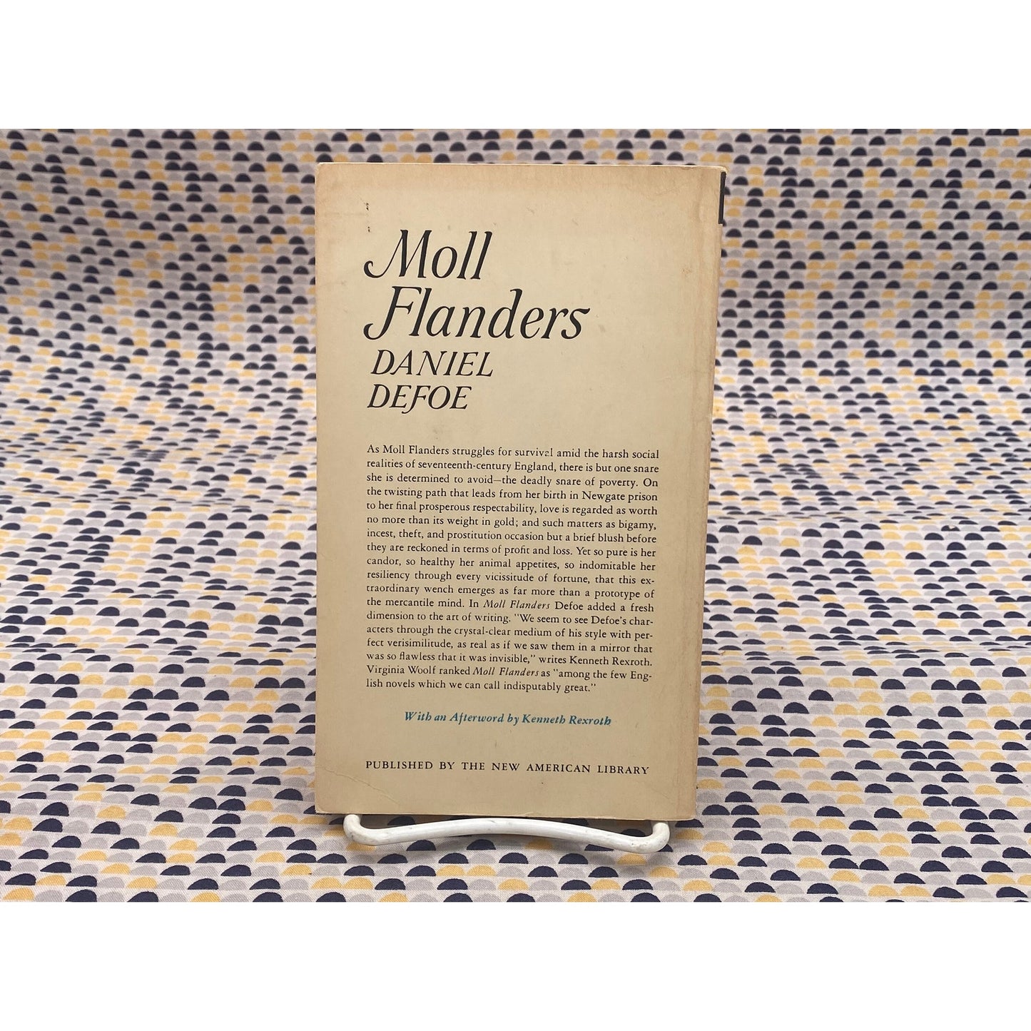 Moll Flanders - Daniel Defoe - Vintage Paperback Book - Signet Edition