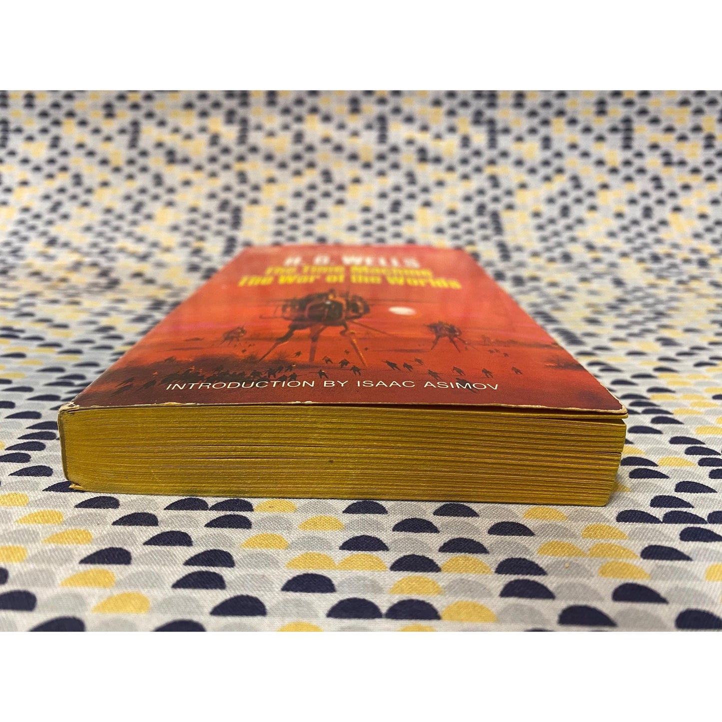 The War Of The Worlds And The Time Machine - H.G. Wells - Vintage Paperback Book - Fawcett Crest Edition