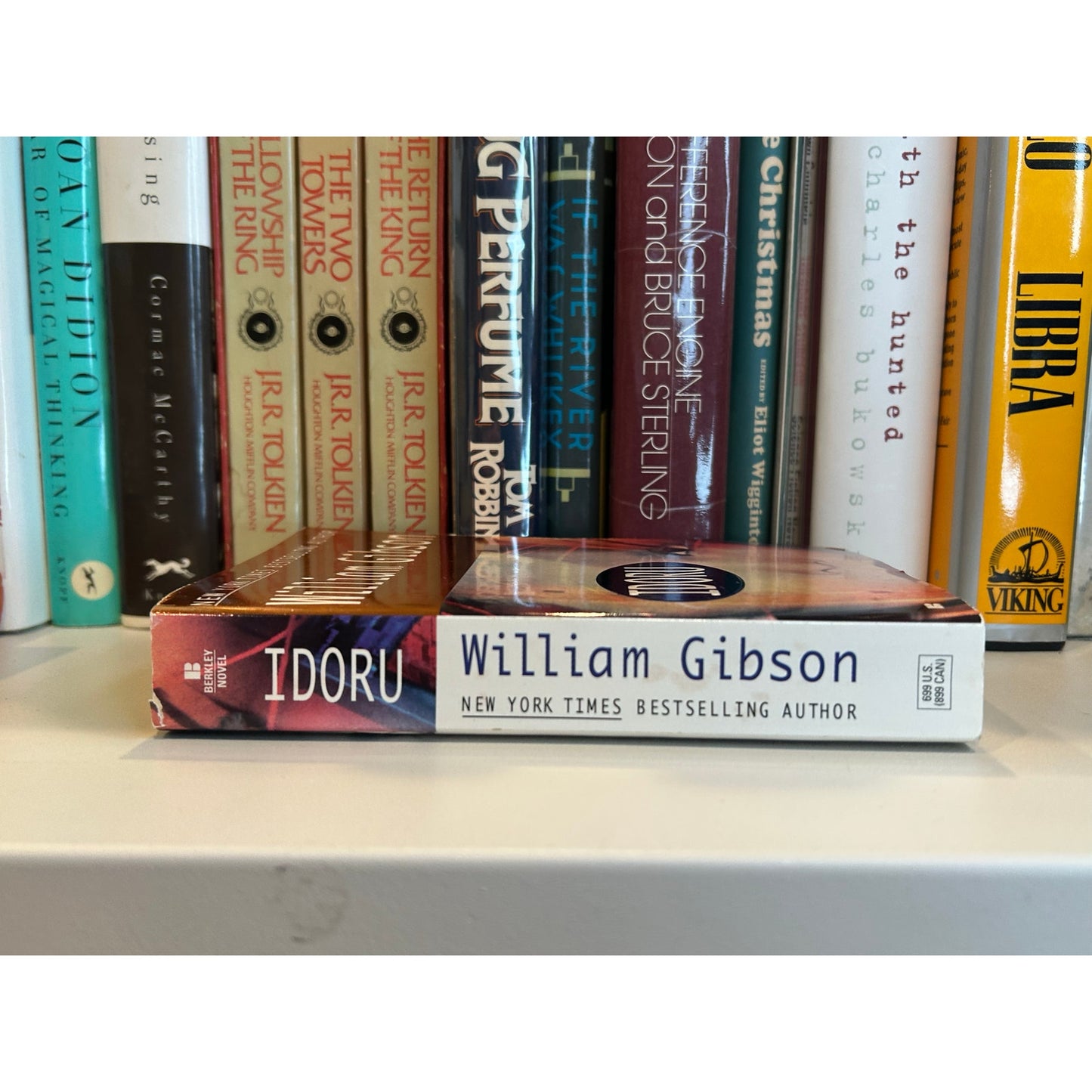Idoru - William Gibson - Vintage Paperback Book - Berkley Edition