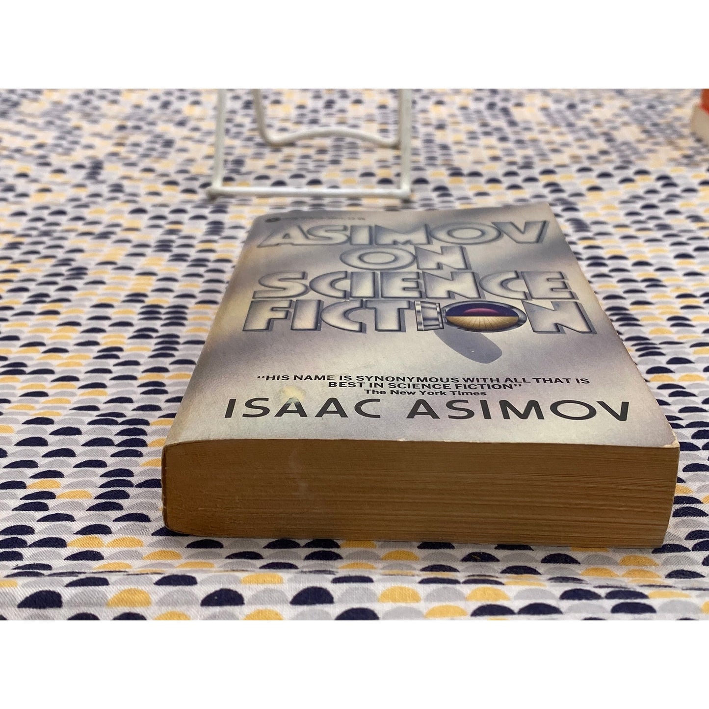 Asimov On Science Fiction - Isaac Asimov - Vintage Paperback - Avon / Discus