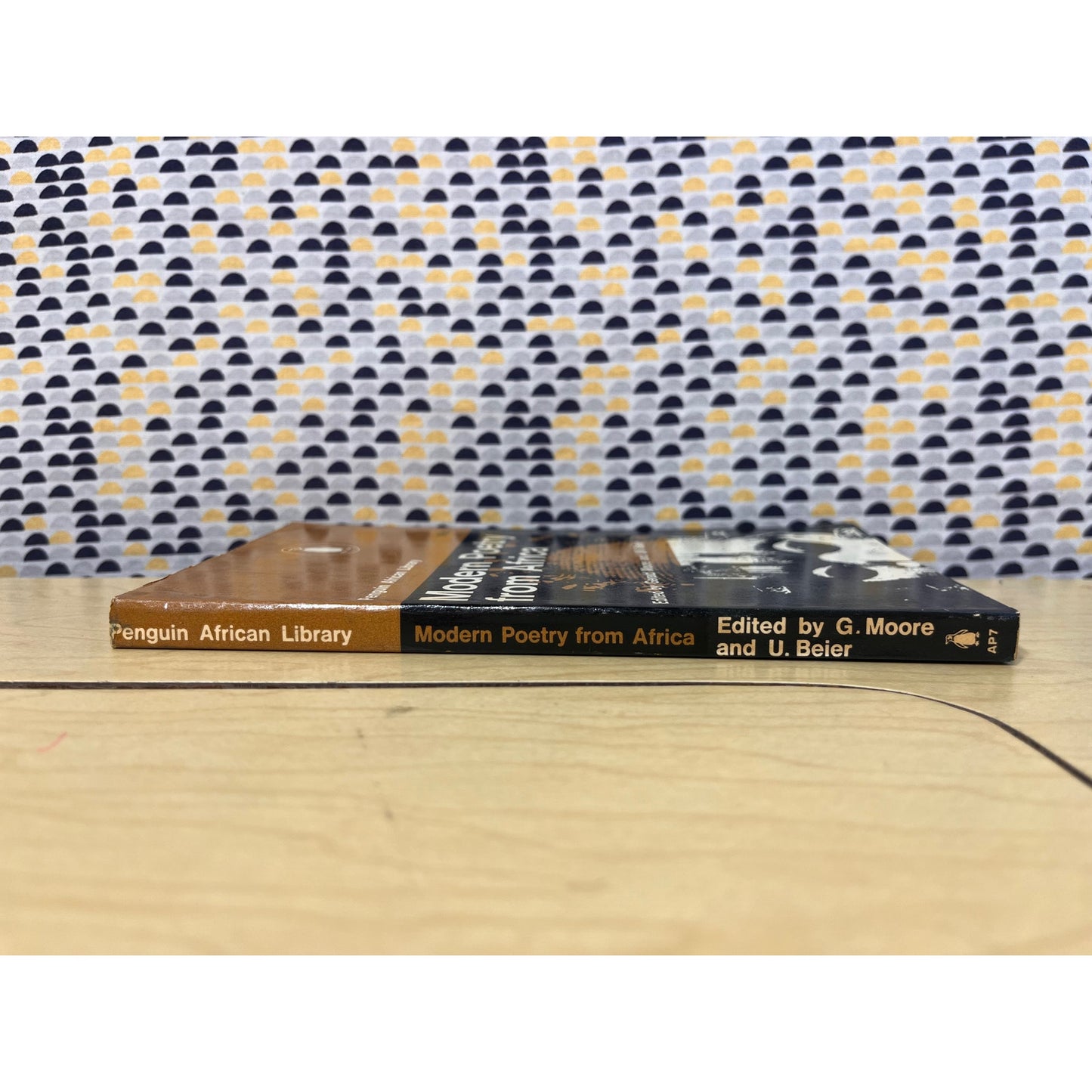 Modern Poetry from Africa - Ed. Gerald Moore. & Ulli Beier - Penguin African Library
