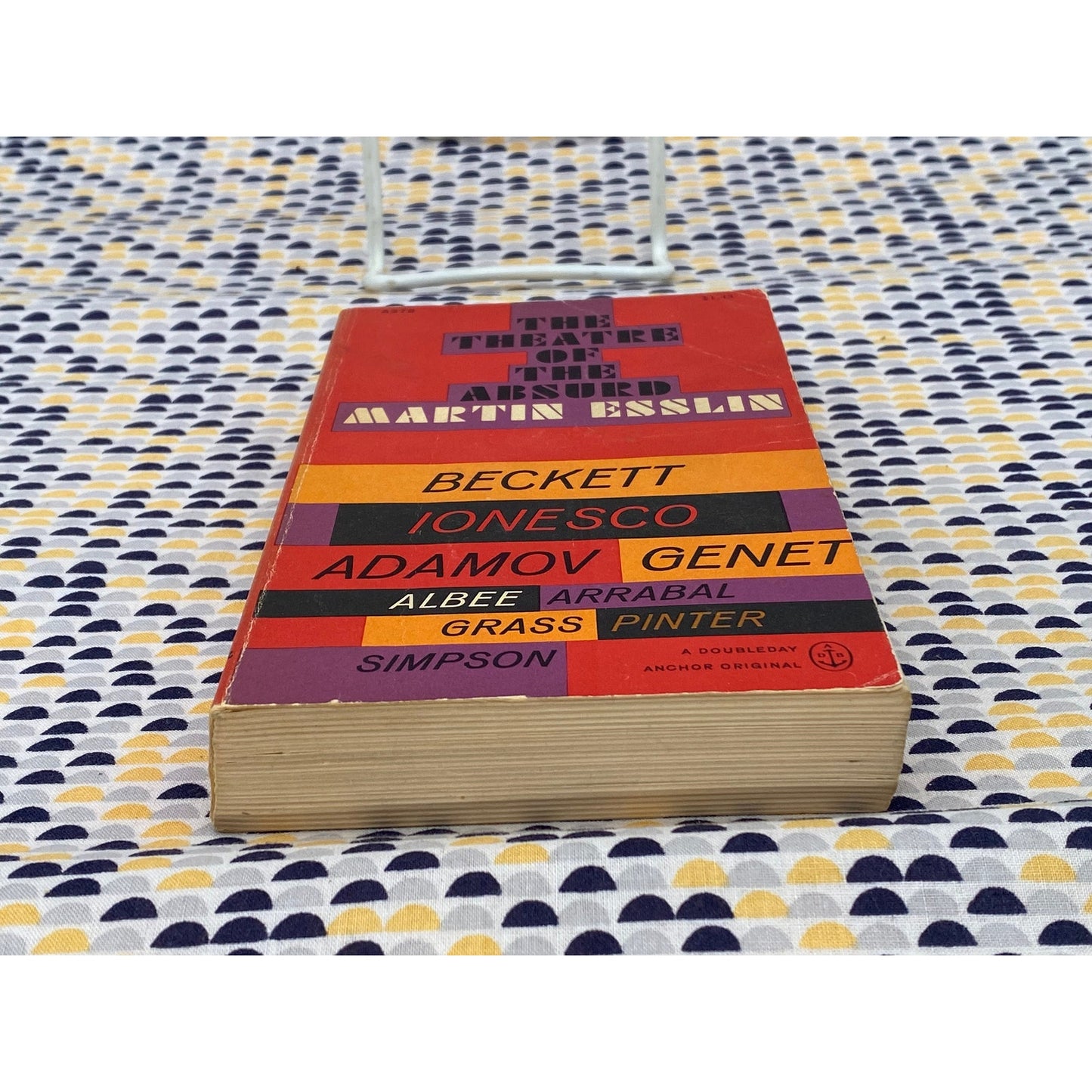 The Theatre of the Absurd - Martin Esslin - Doubleday Anchor Edition