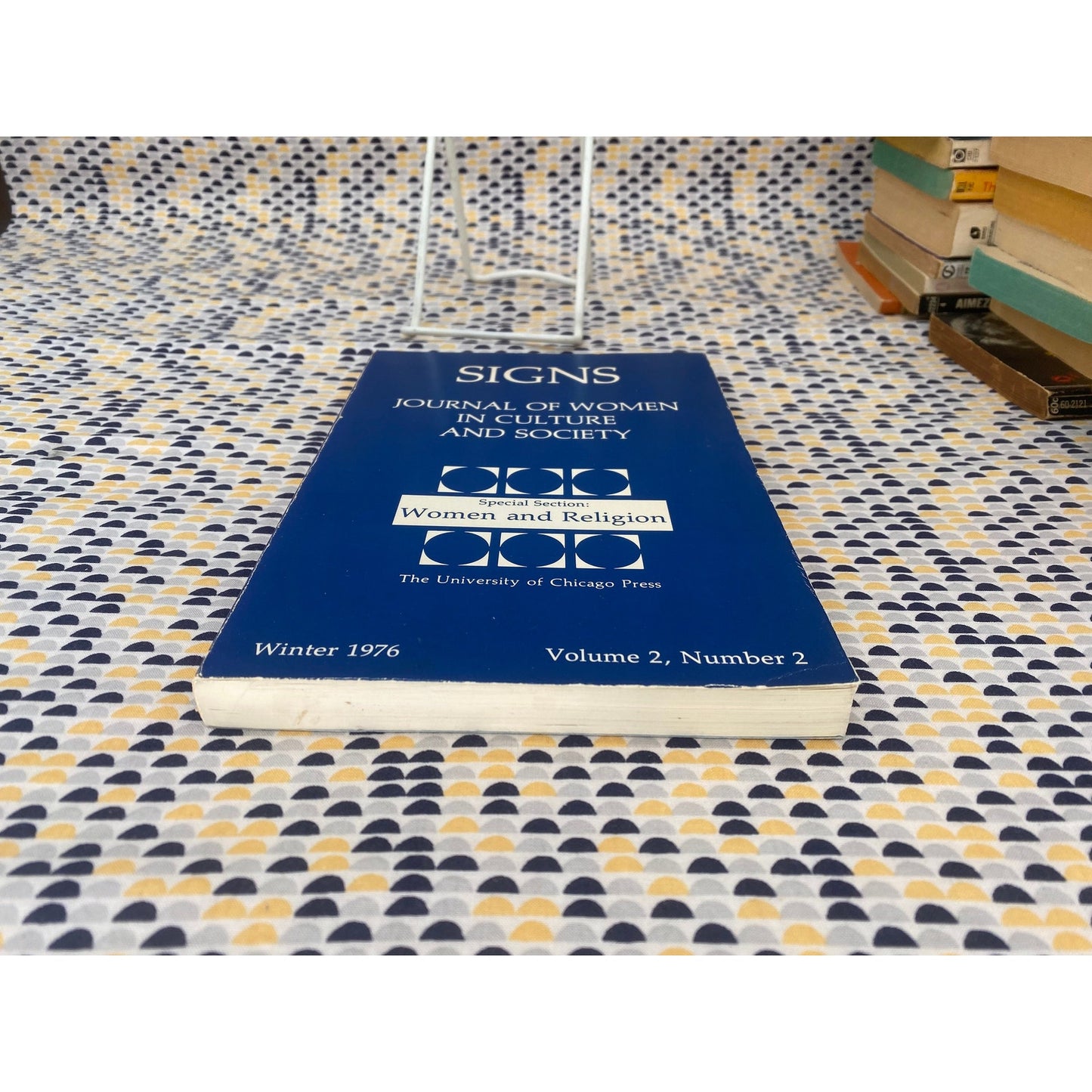 Signs: Journal Of Women In Culture And Society - Winter 1976 - Margaret Atwood - Vintage Paperback Book - University of Chicago Press