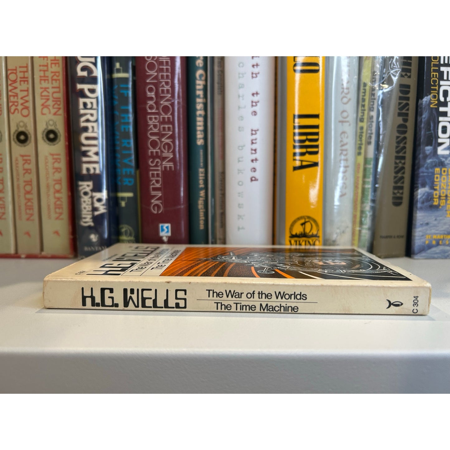 War Of The Worlds And The Time Machine - H.G. Wells - Paperback - Dolphin Book