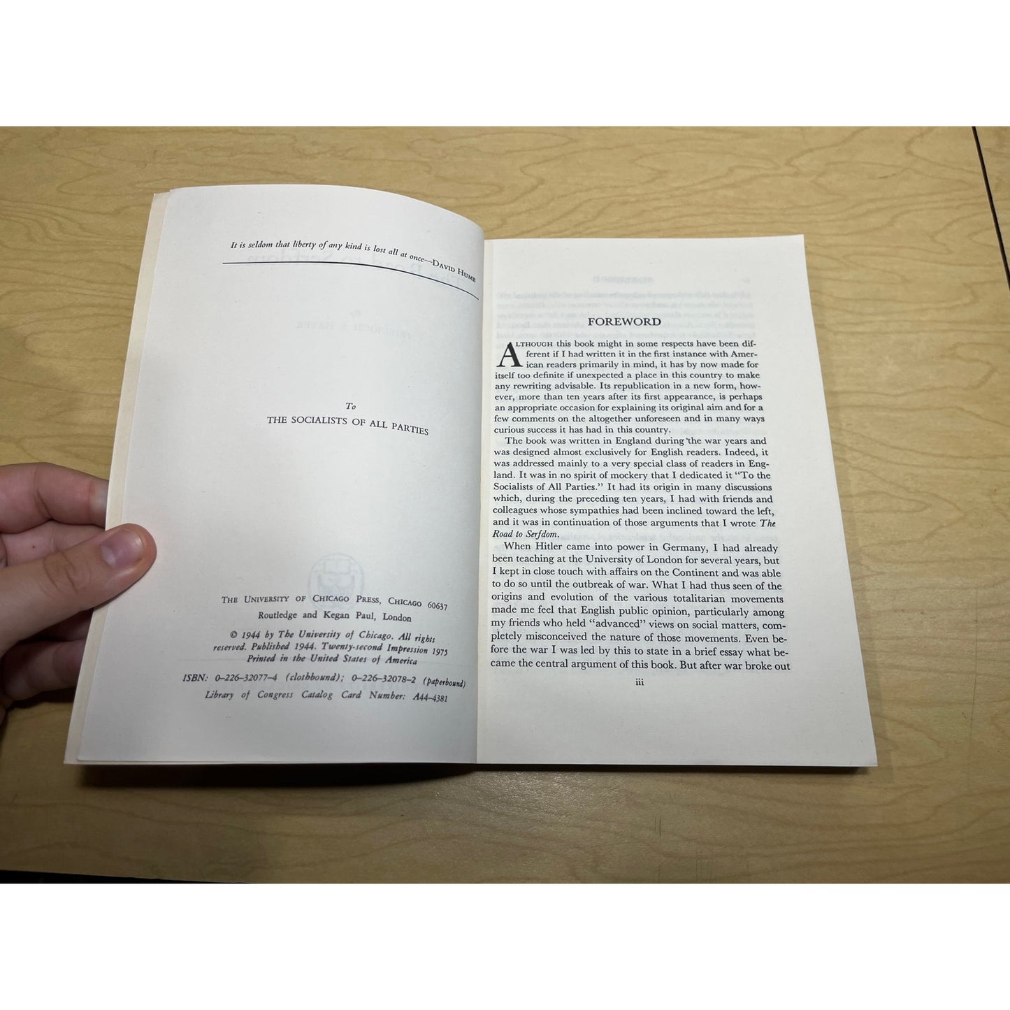 The Road to Serfdom - Friedrich A. Hayek - Phoenix Books - Paperback