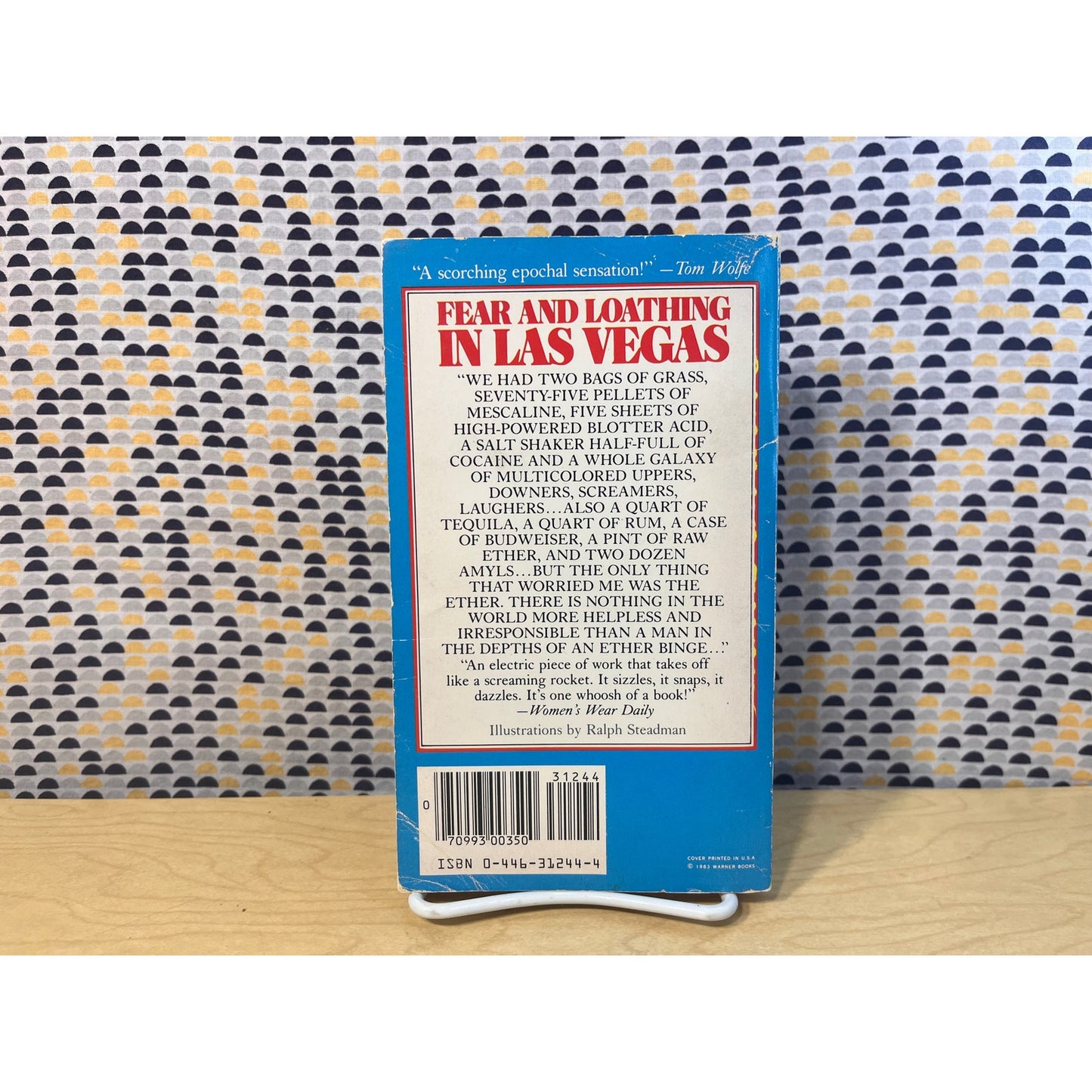 Fear and Loathing in Las Vegas - Hunter S. Thompson - Vintage Paperback Book - Warner Books Edition
