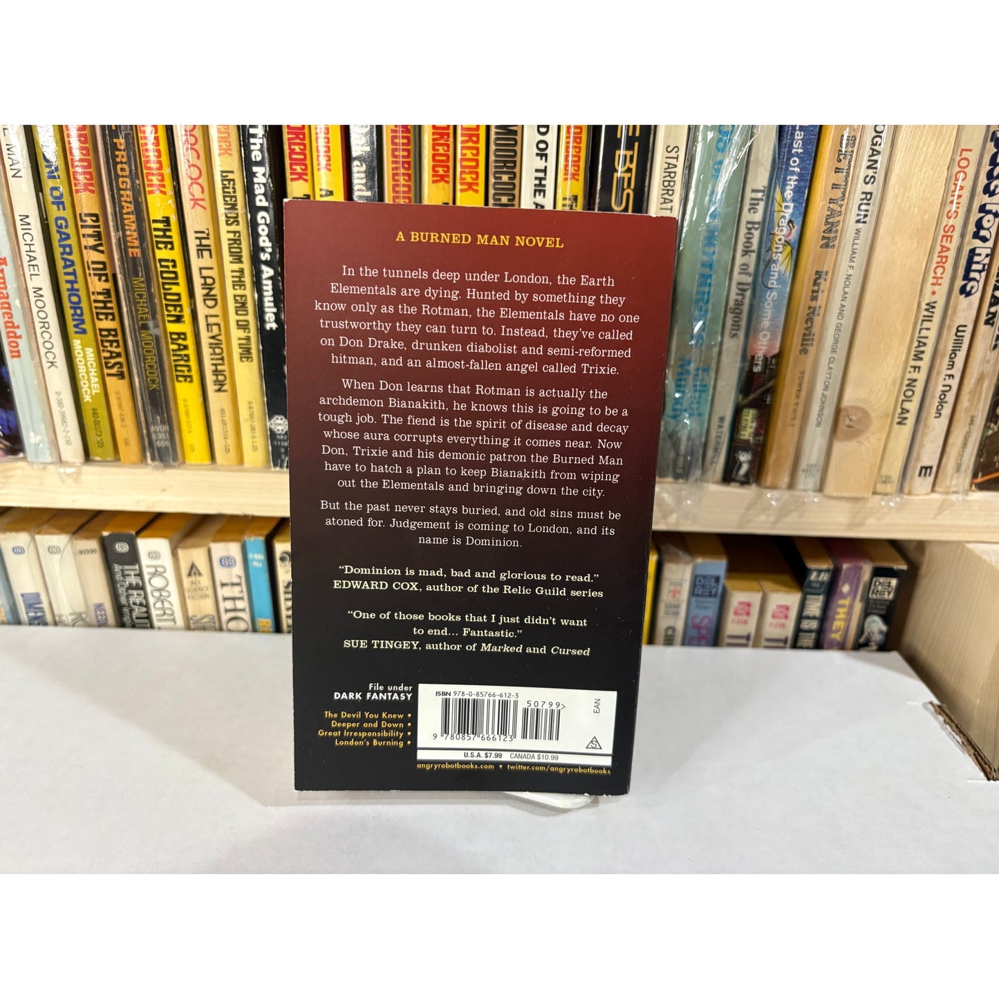 Dominion - Peter Mclean - Angry Robot - Paperback