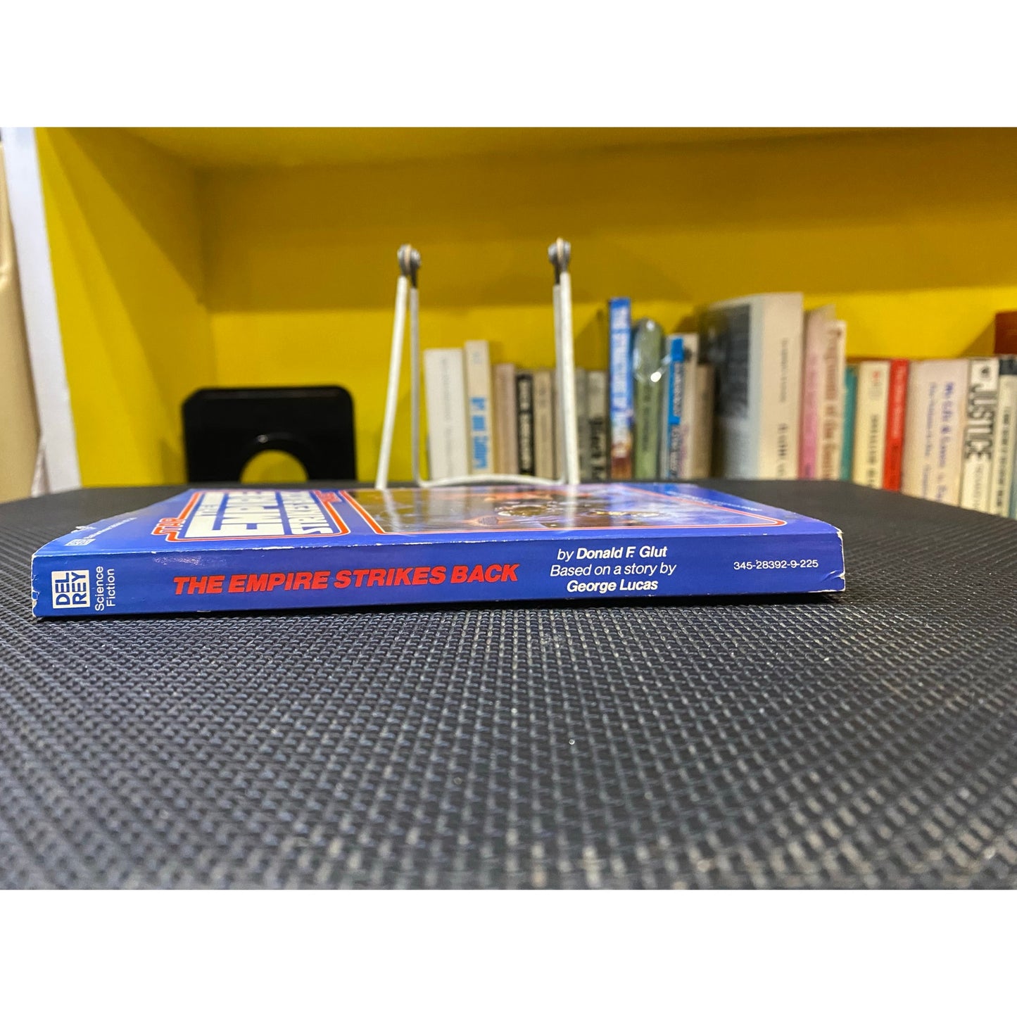 The Empire Strikes Back - Star Wars - Donald Glut - George Lucas - Vintage Paperback Book - movie tie in - Ballantine books Edition