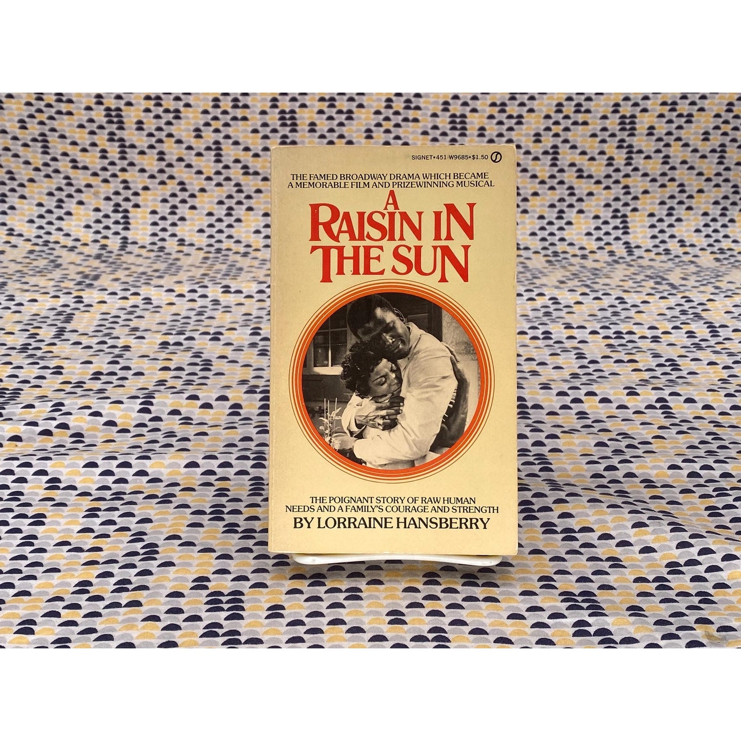 A Raisin In The Sun - Lorraine Hansberry - TV Tie In Edition - Vintage Paperback Book - Signet Edition
