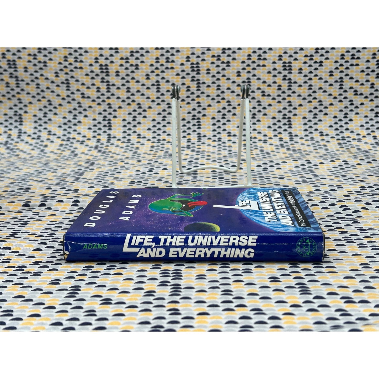 Life, the Universe and Everything - Douglas Adams - Harmony Books - First Editio