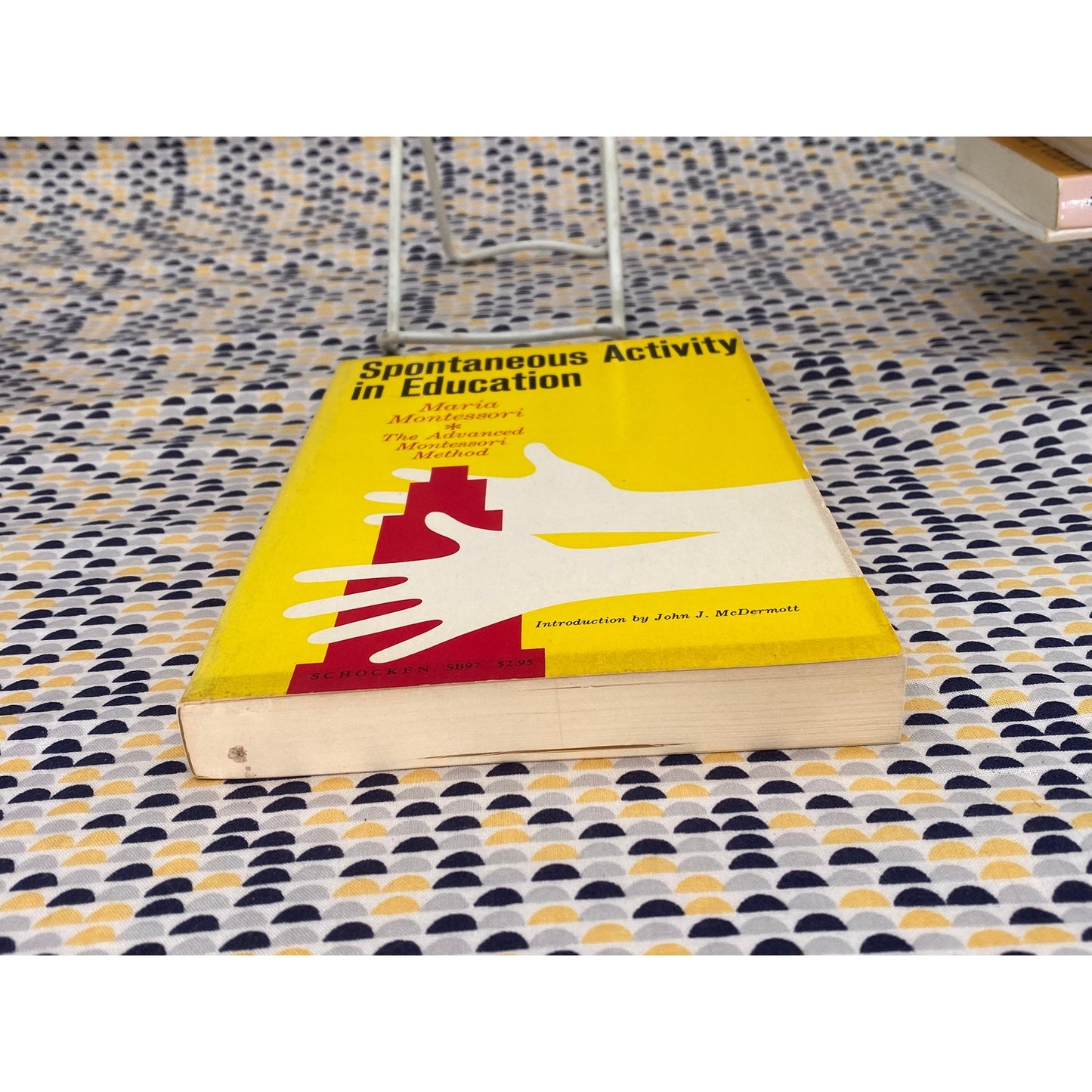 Spontaneous Activity In Education - Maria Montessori - Vintage Paperback Book - Schocken Books Edition