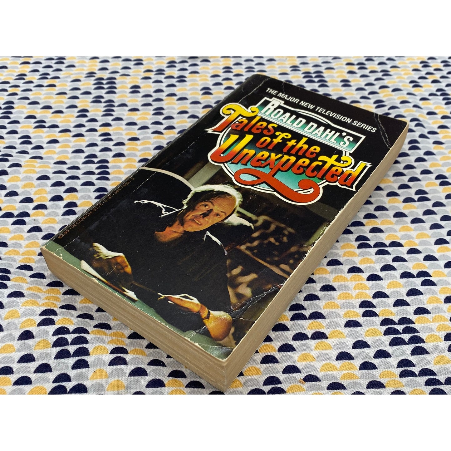 Roald Dahl's Tales of the Unexpected - Vintage Paperback Book