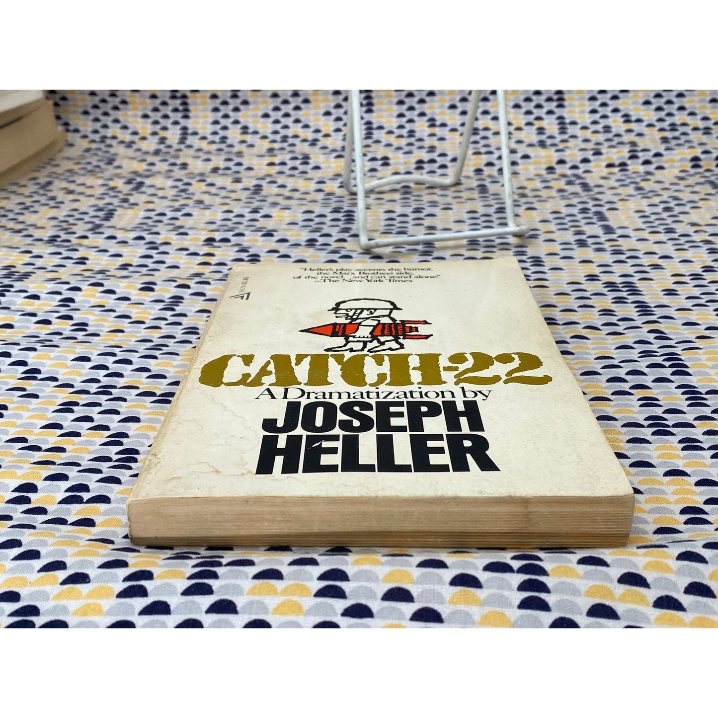 Catch 22 - Play Version - A Dramatization by Joseph Heller - Delta Edition