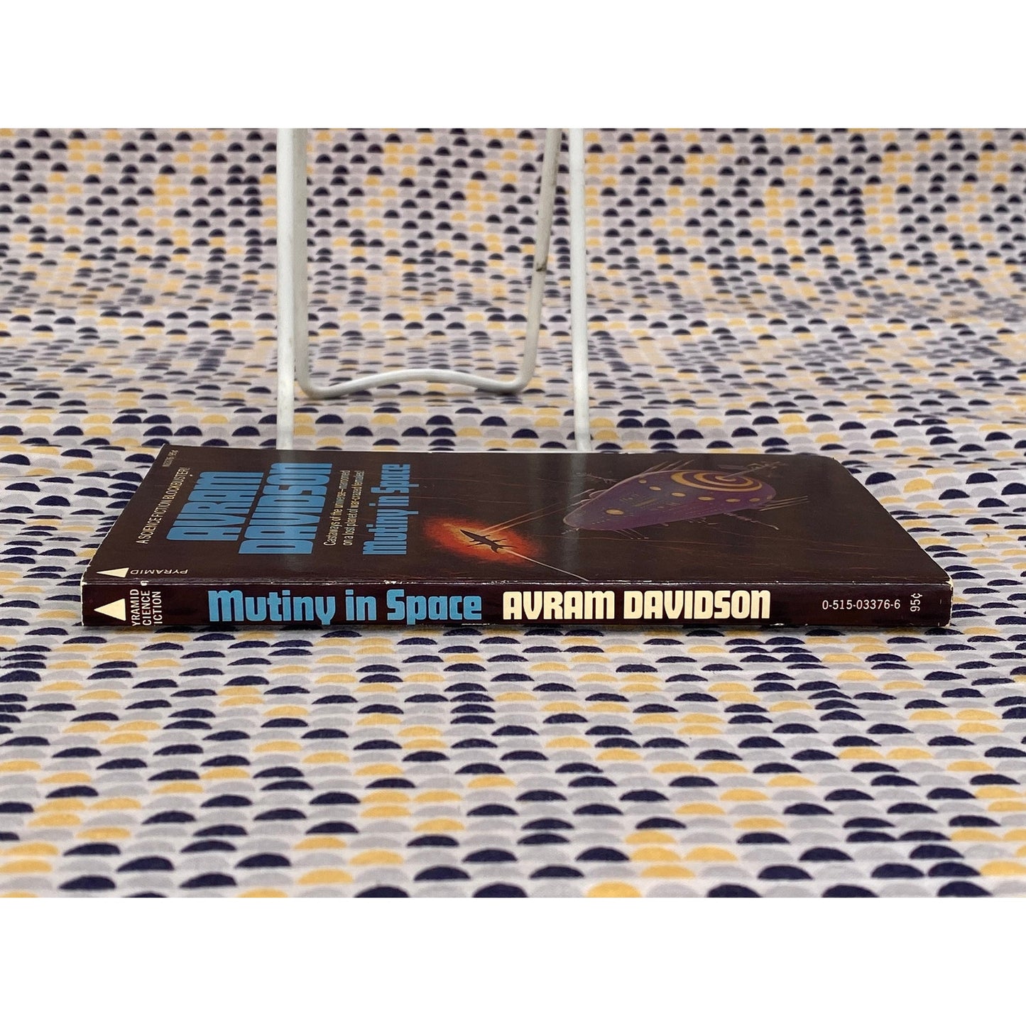 Mutiny In Space - Avram Davidson - Vintage Paperback Book - Pyramid Books Edition