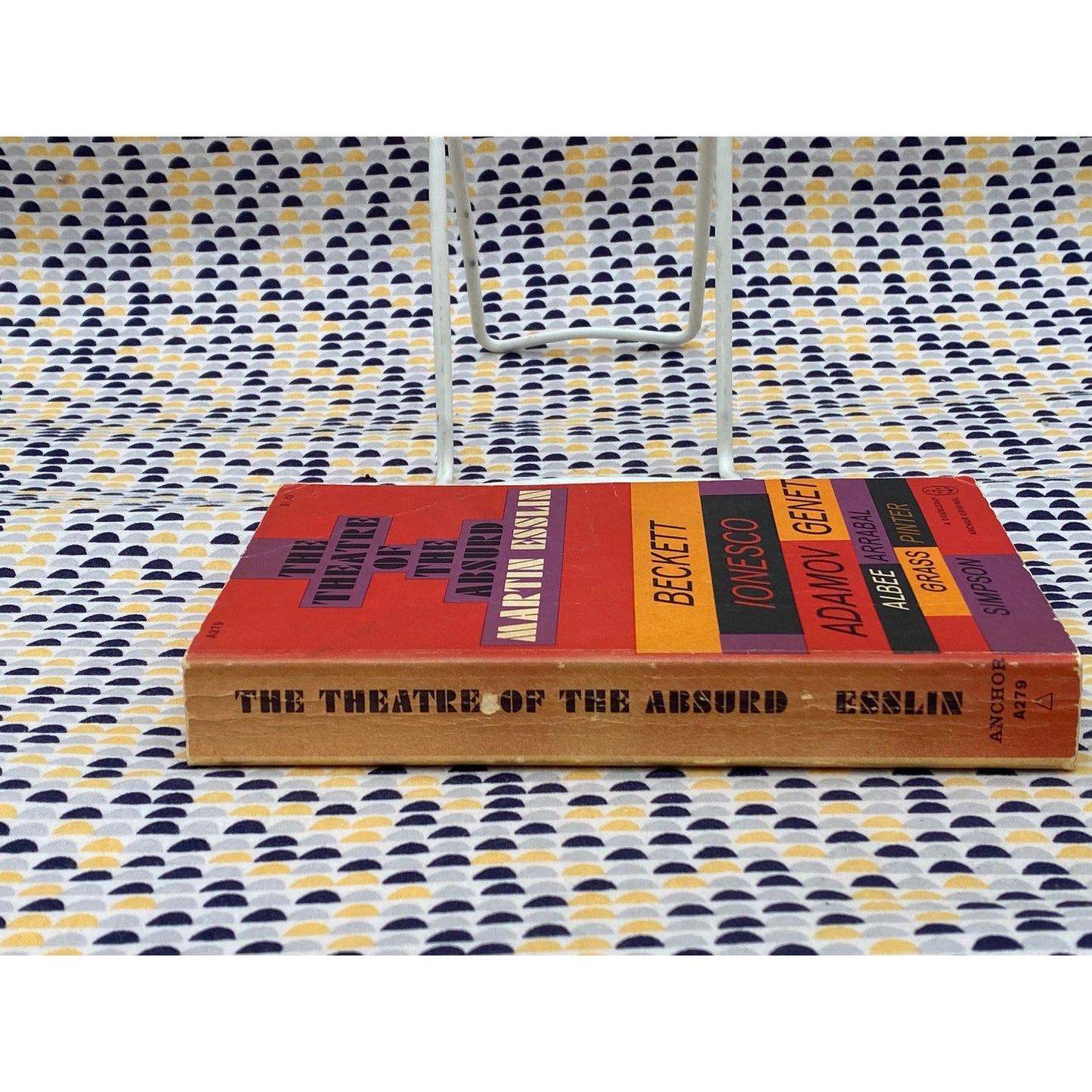 The Theatre of the Absurd - Martin Esslin - Doubleday Anchor Edition