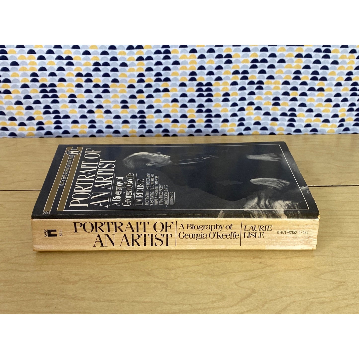 Portrait of an Artist - A Biography of Georgia O'Keeffe - Laurie Lisle - Vintage Paperback Book - Washington Square Press Edition
