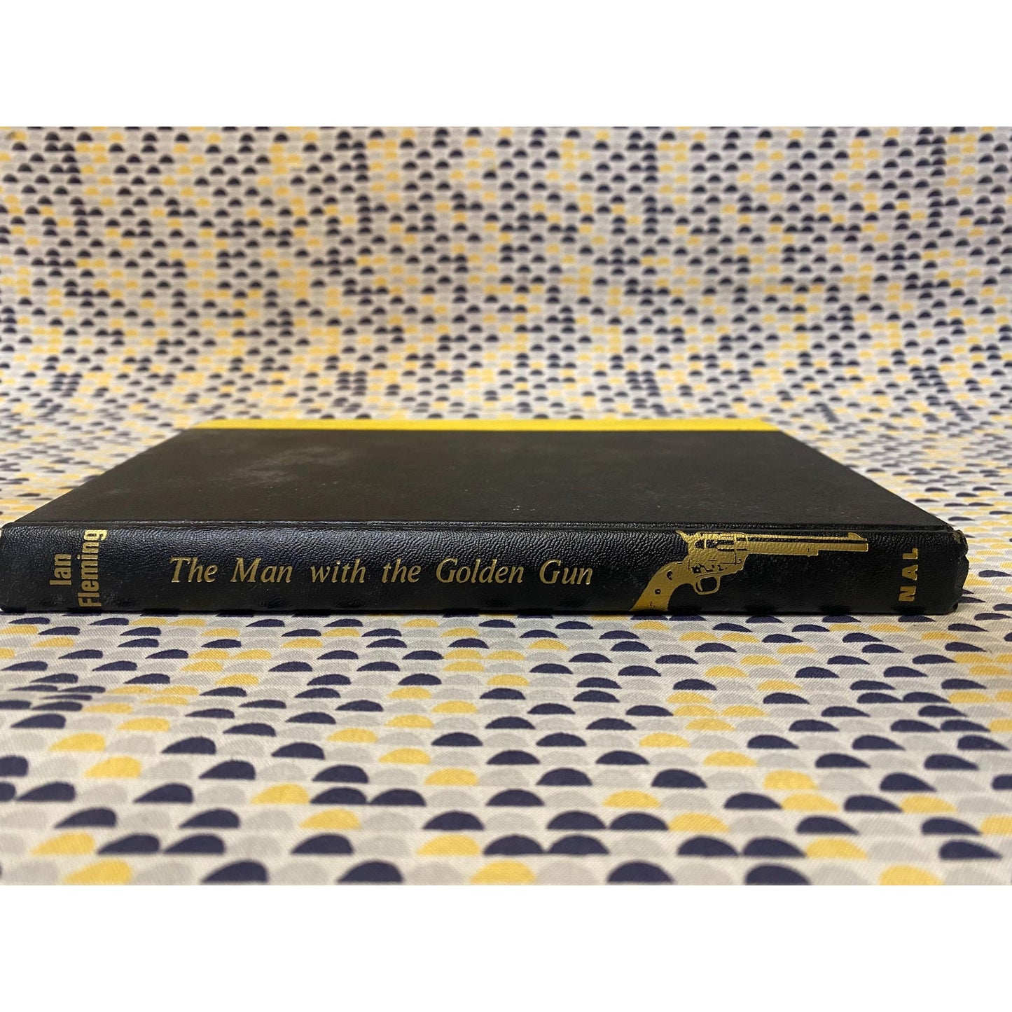 The Man With The Golden Gun - Ian Fleming - James Bond - Hardcover - NAL Club Ed
