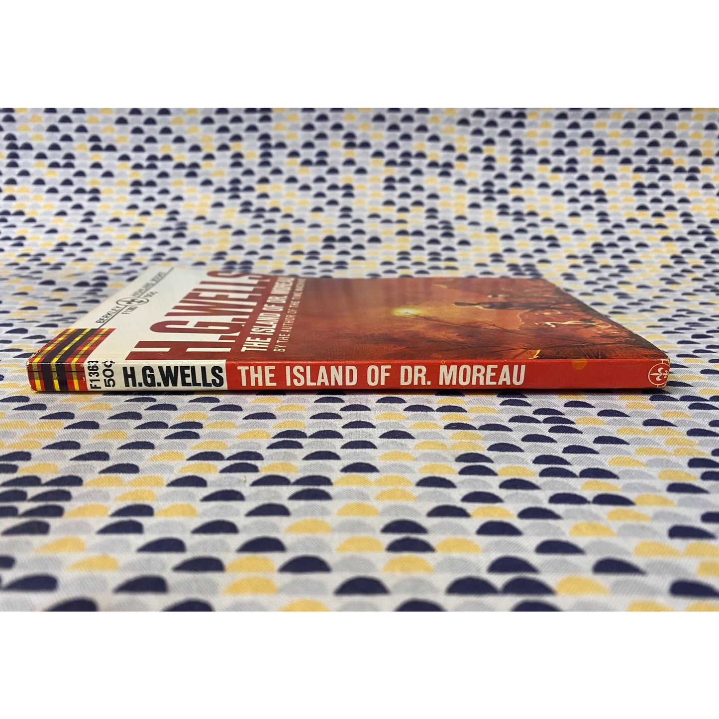 The Island of Dr. Moreau - H.G. Wells - Vintage Paperback Book - Berkley Highland Edition