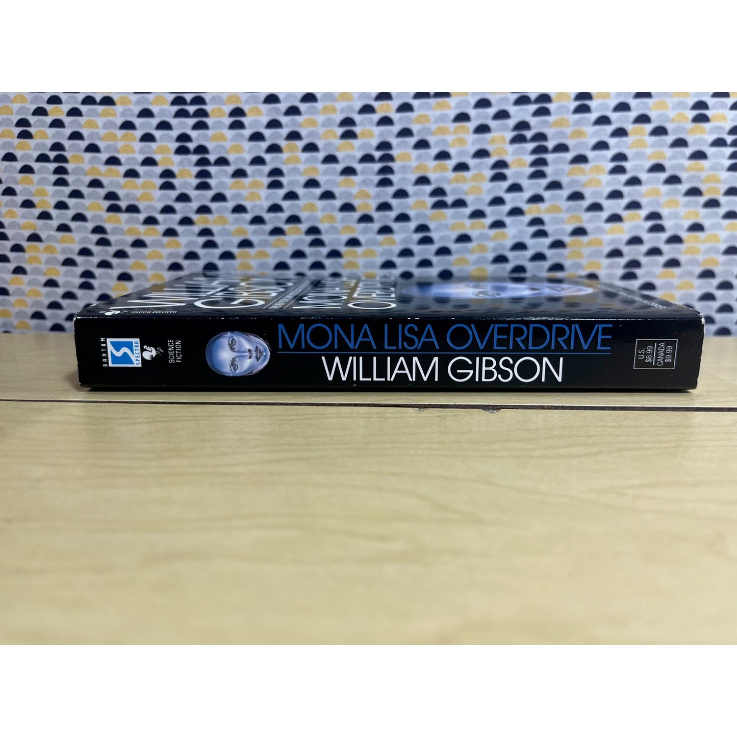 Mona Lisa Overdrive - William Gibson - Vintage Paperback Book - Bantam Spectra Edition