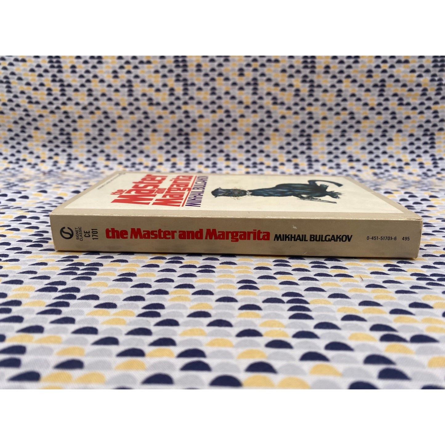 The Master & the Margarita - Mikhail Bulgakov - Vintage Paperback - Signet Classics edition