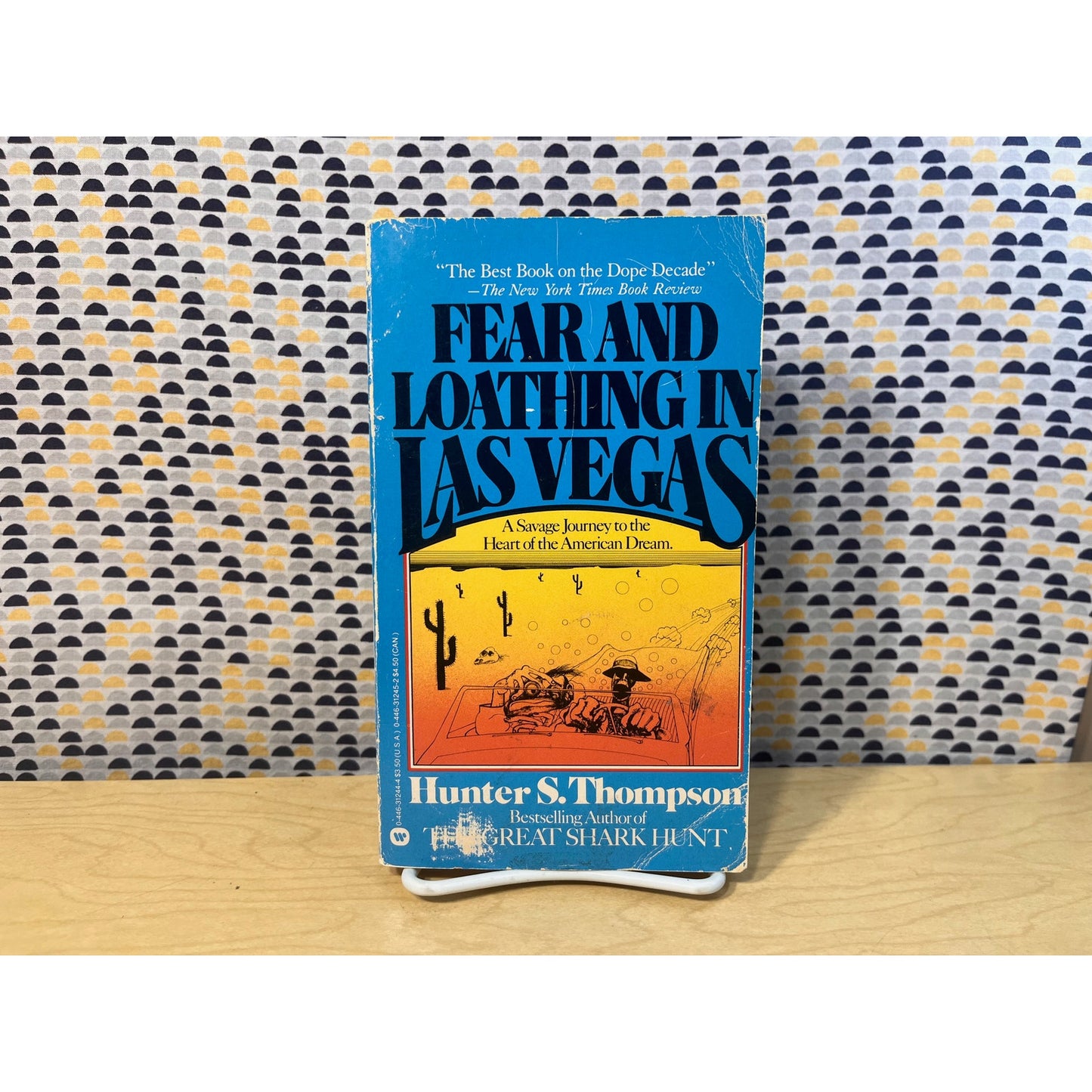 Fear and Loathing in Las Vegas - Hunter S. Thompson - Vintage Paperback Book - Warner Books Edition