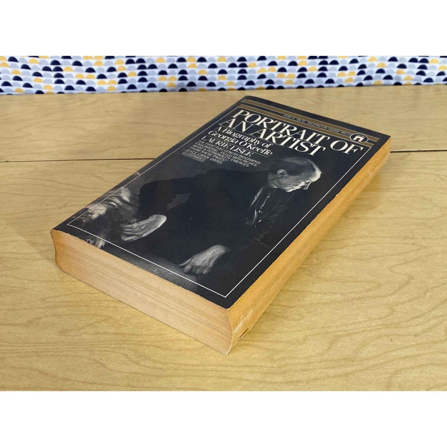 Portrait of an Artist - A Biography of Georgia O'Keeffe - Laurie Lisle - Vintage Paperback Book - Washington Square Press Edition