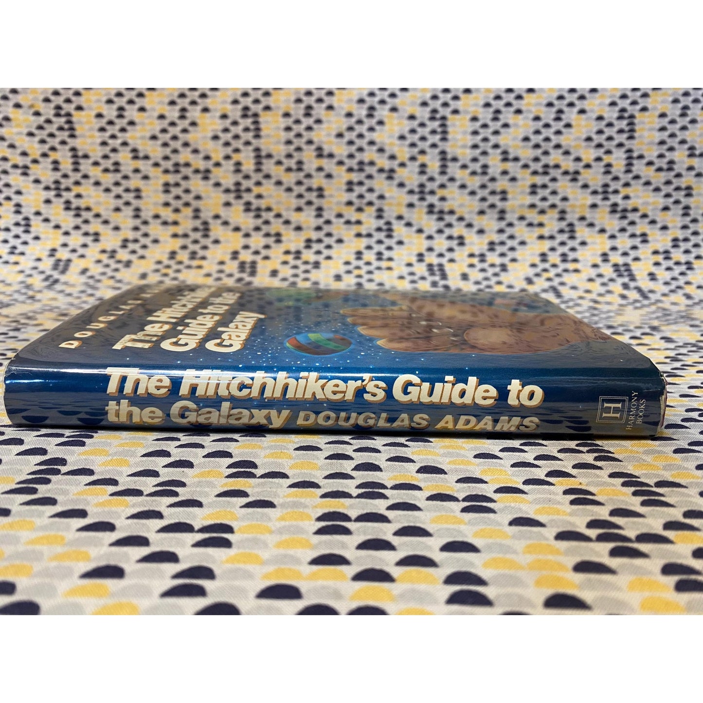 The Hitchhiker's Guide to the Galaxy - Douglas Adams - 1st Am Edition, 1st Print